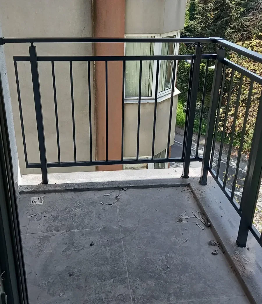 Siyah Alüminyum Apartman Balkon Korkuluğu