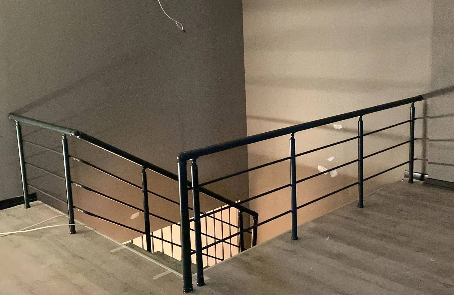 Siyah Kutu Profil Merdiven Korkuluğu (Proje 2)