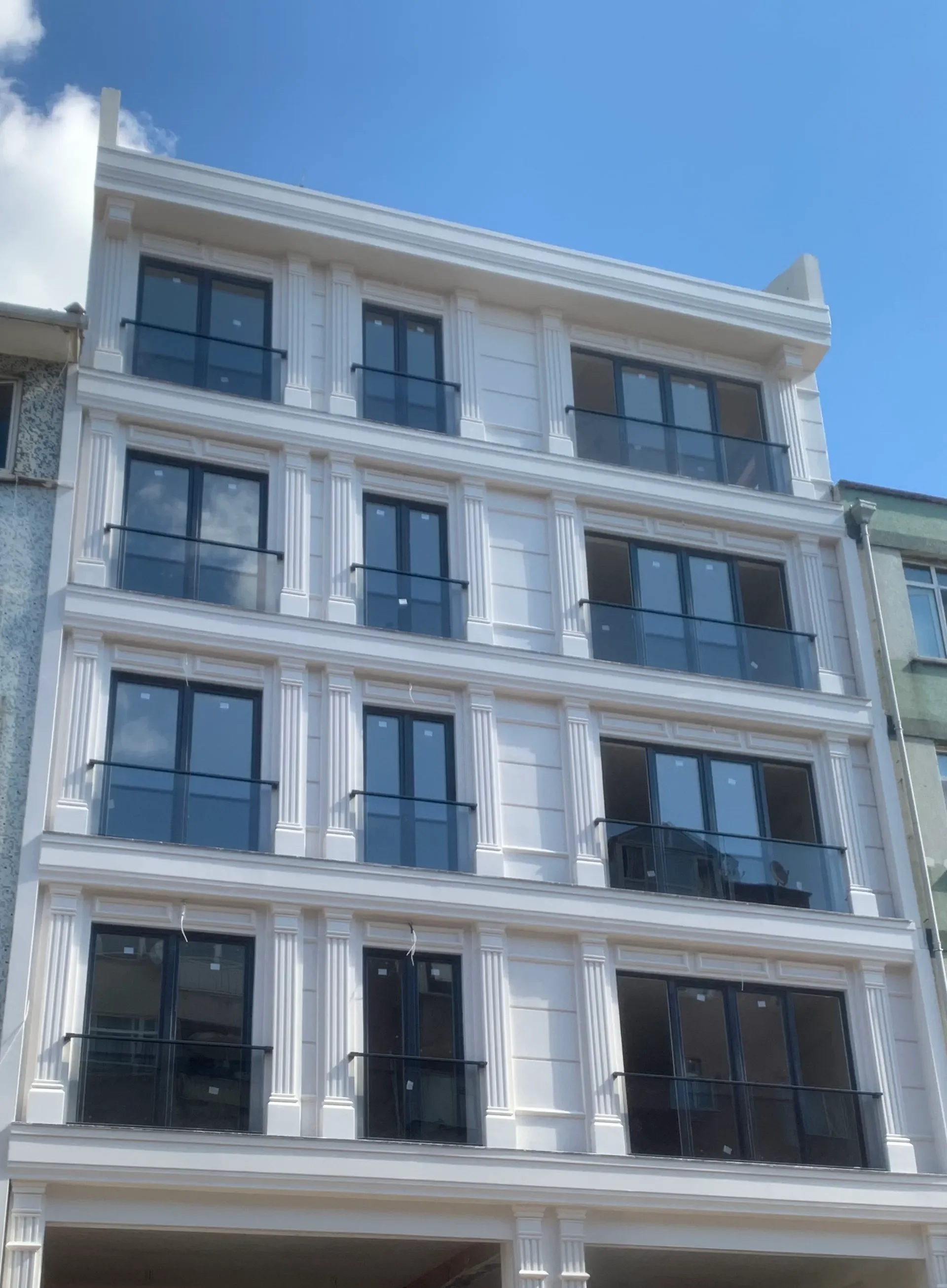 Fransız Cam Balkon Siyah Profil